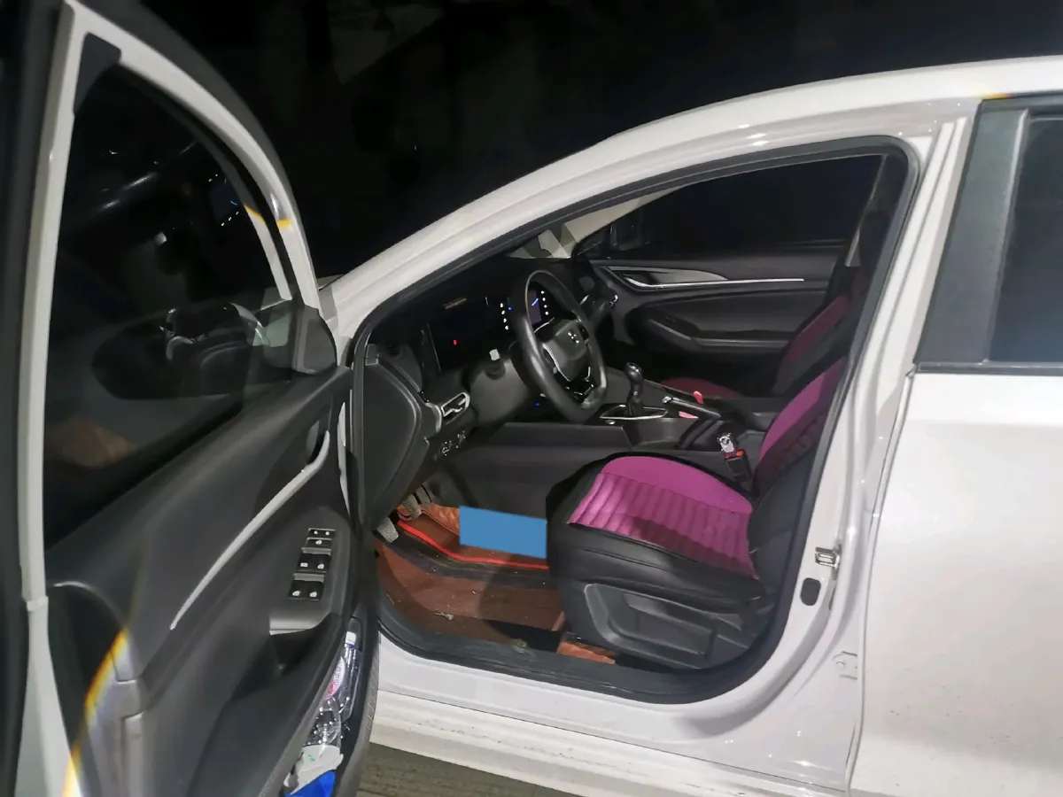 2022 ChangAn Eado 1.6L 128HP L4 5MT,autocango,china used car exporter,china ev exporter,chinese used car exporter,chinese used ev exporter