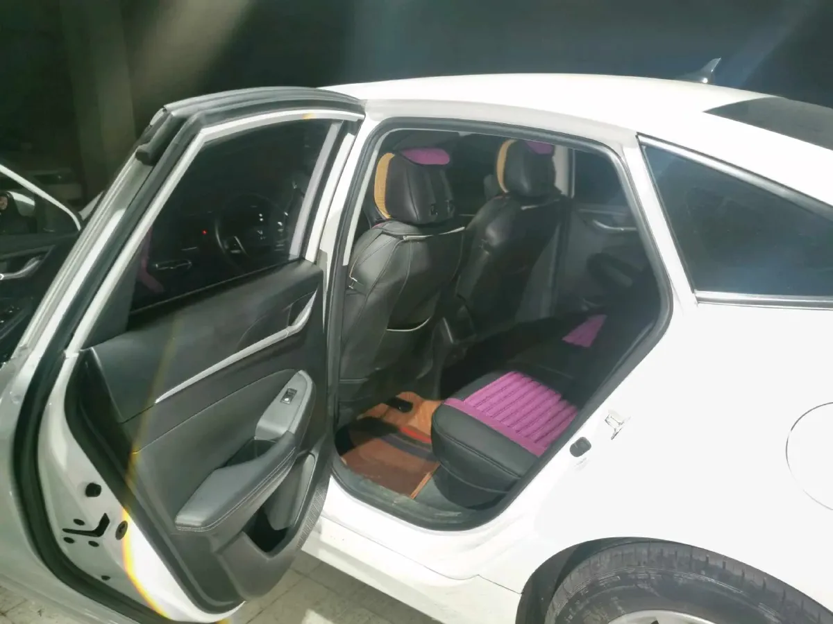 2022 ChangAn Eado 1.6L 128HP L4 5MT,autocango,china used car exporter,china ev exporter,chinese used car exporter,chinese used ev exporter