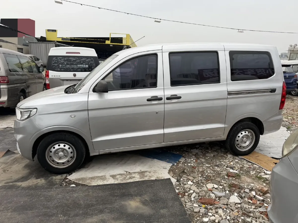 2019 WuLing HongGuang V 1.5L 99HP L4 6MT,autocango,china used car exporter,china ev exporter,chinese used car exporter,chinese used ev exporter