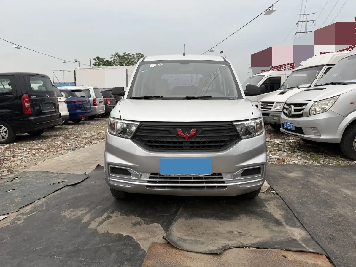 2019 WuLing HongGuang V 1.5L 99HP L4 6MT,autocango,china used car exporter,china ev exporter,chinese used car exporter,chinese used ev exporter