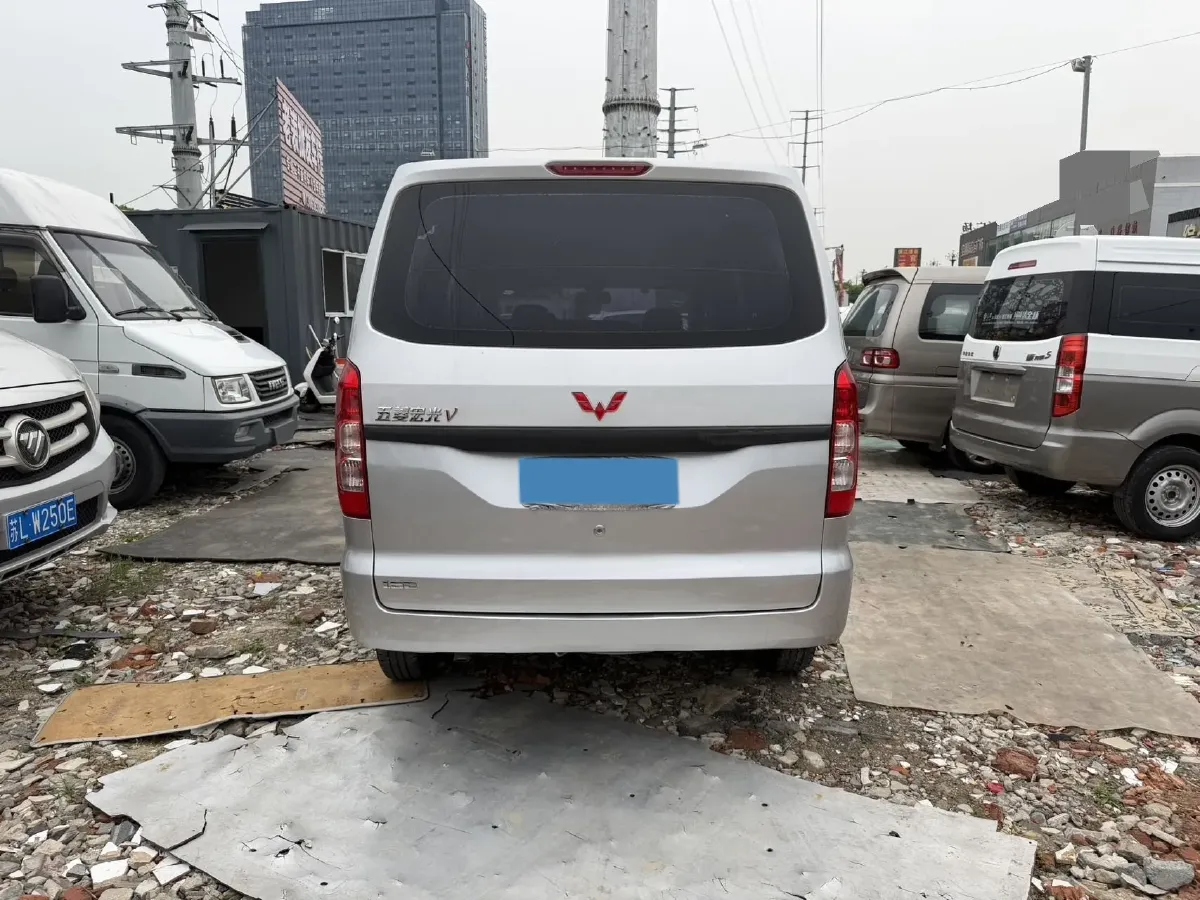 2019 WuLing HongGuang V 1.5L 99HP L4 6MT,autocango,china used car exporter,china ev exporter,chinese used car exporter,chinese used ev exporter