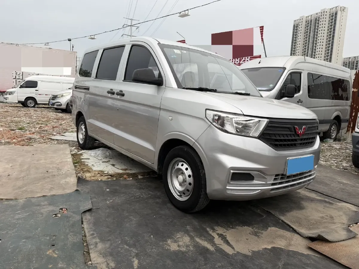 2019 WuLing HongGuang V 1.5L 99HP L4 6MT,autocango,china used car exporter,china ev exporter,chinese used car exporter,chinese used ev exporter