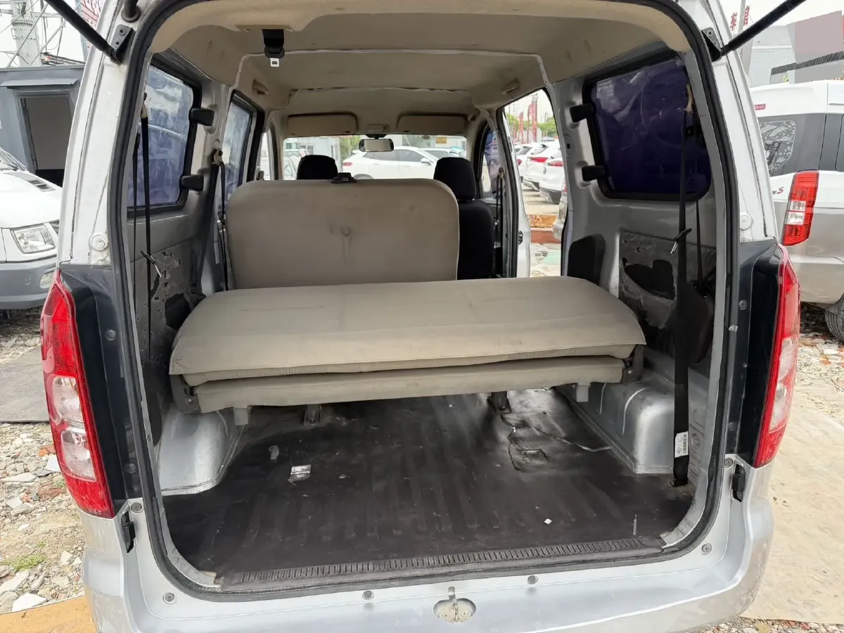 2019 WuLing HongGuang V 1.5L 99HP L4 6MT,autocango,china used car exporter,china ev exporter,chinese used car exporter,chinese used ev exporter