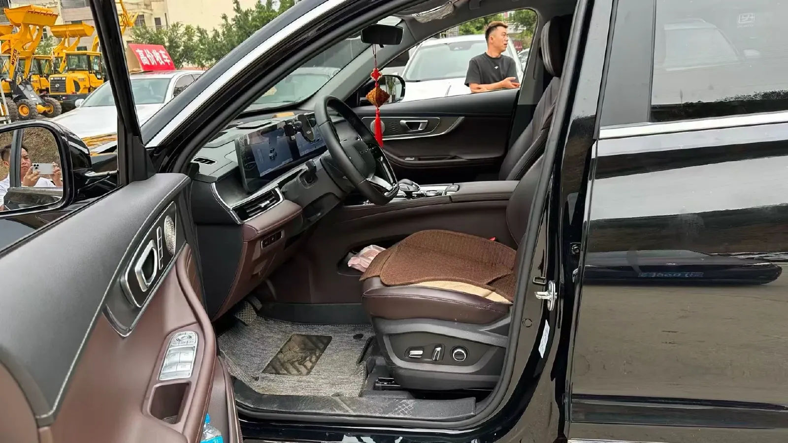 2024 Chery Tiggo 8 PRO 2.0T 254HP L4 7DCT,autocango,china used car exporter,china ev exporter,chinese used car exporter,chinese used ev exporter