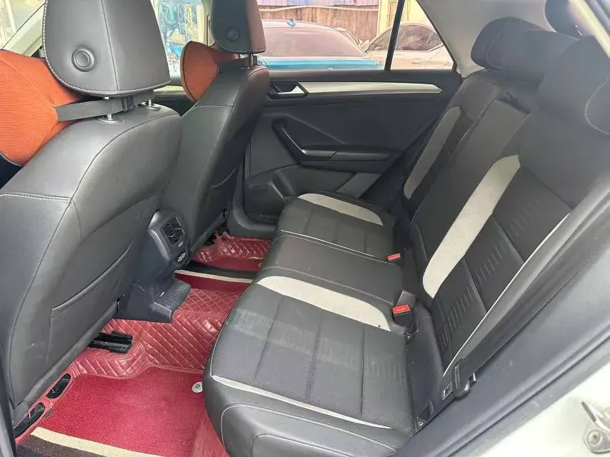 2019 Volkswagen T-Roc 1.4T 131HP L4 7DCT,autocango,china used car exporter,china ev exporter,chinese used car exporter,chinese used ev exporter