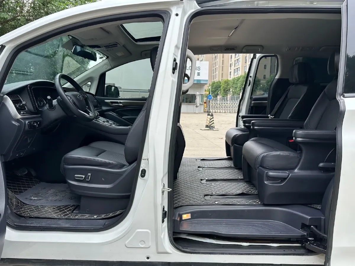 2023 GAC Trumpchi M8 2.0T 252HP L4 8AT,autocango,china used car exporter,china ev exporter,chinese used car exporter,chinese used ev exporter