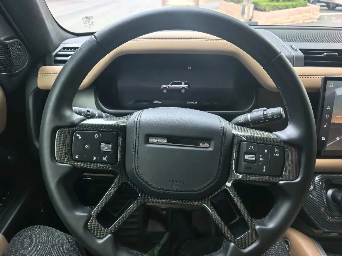 2025 Land Rover Defender 3.0T 400HP L6 8AT,autocango,china used car exporter,china ev exporter,chinese used car exporter,chinese used ev exporter