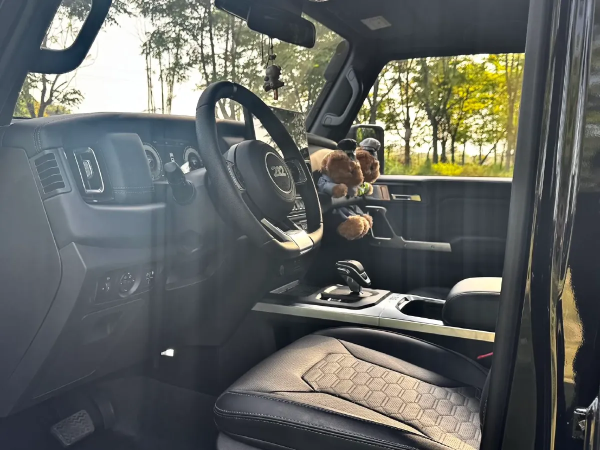 2025 212 212 T01 2.0T 252HP L4 8AT,autocango,china used car exporter,china ev exporter,chinese used car exporter,chinese used ev exporter