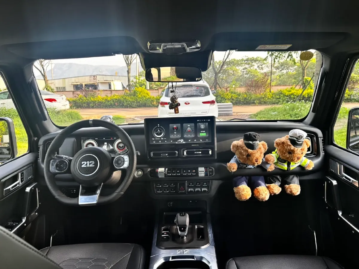 2025 212 212 T01 2.0T 252HP L4 8AT,autocango,china used car exporter,china ev exporter,chinese used car exporter,chinese used ev exporter