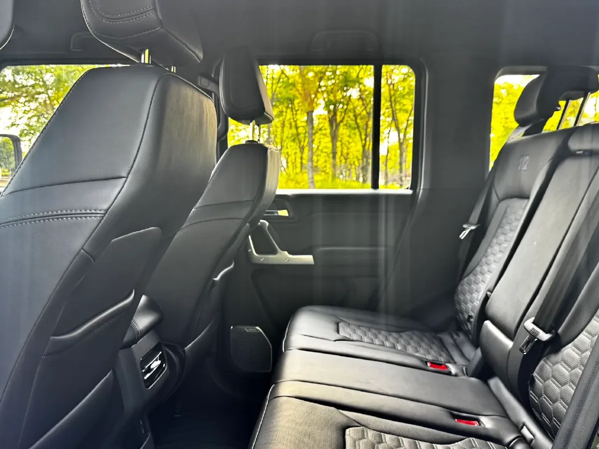 2025 212 212 T01 2.0T 252HP L4 8AT,autocango,china used car exporter,china ev exporter,chinese used car exporter,chinese used ev exporter