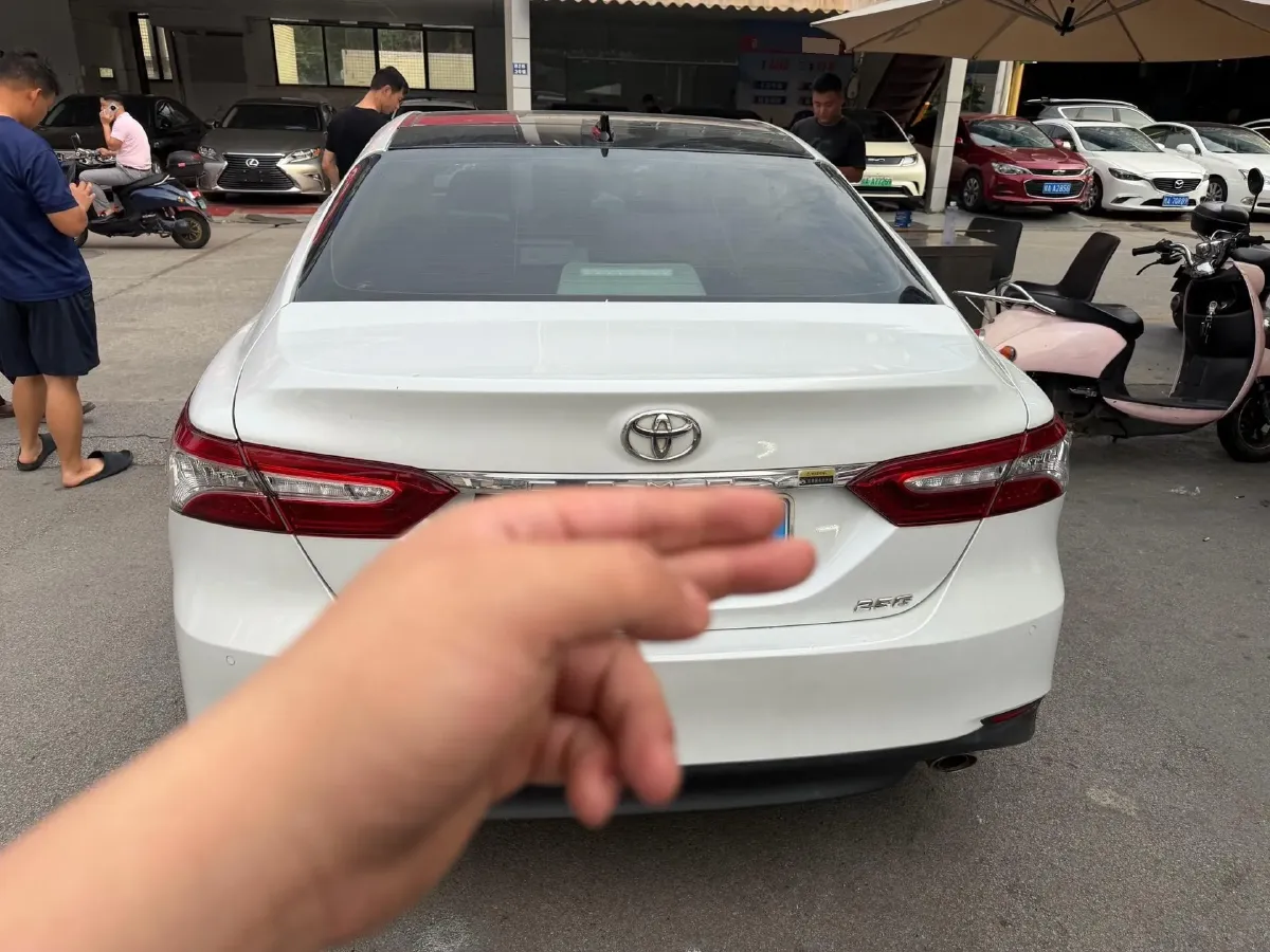 2021 Toyota Camry 2.5L 209HP L4 8AT,autocango,china used car exporter,china ev exporter,chinese used car exporter,chinese used ev exporter