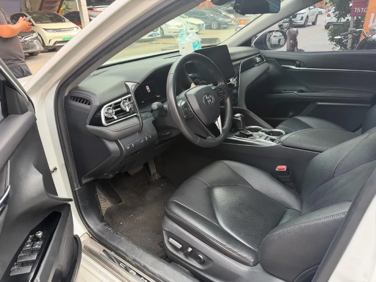 2021 Toyota Camry 2.5L 209HP L4 8AT,autocango,china used car exporter,china ev exporter,chinese used car exporter,chinese used ev exporter