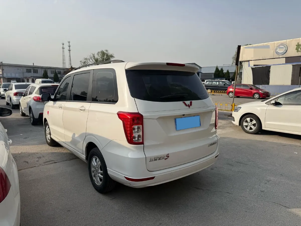 2018 WuLing HongGuang 1.5L 105HP L4 5MT,autocango,china used car exporter,china ev exporter,chinese used car exporter,chinese used ev exporter