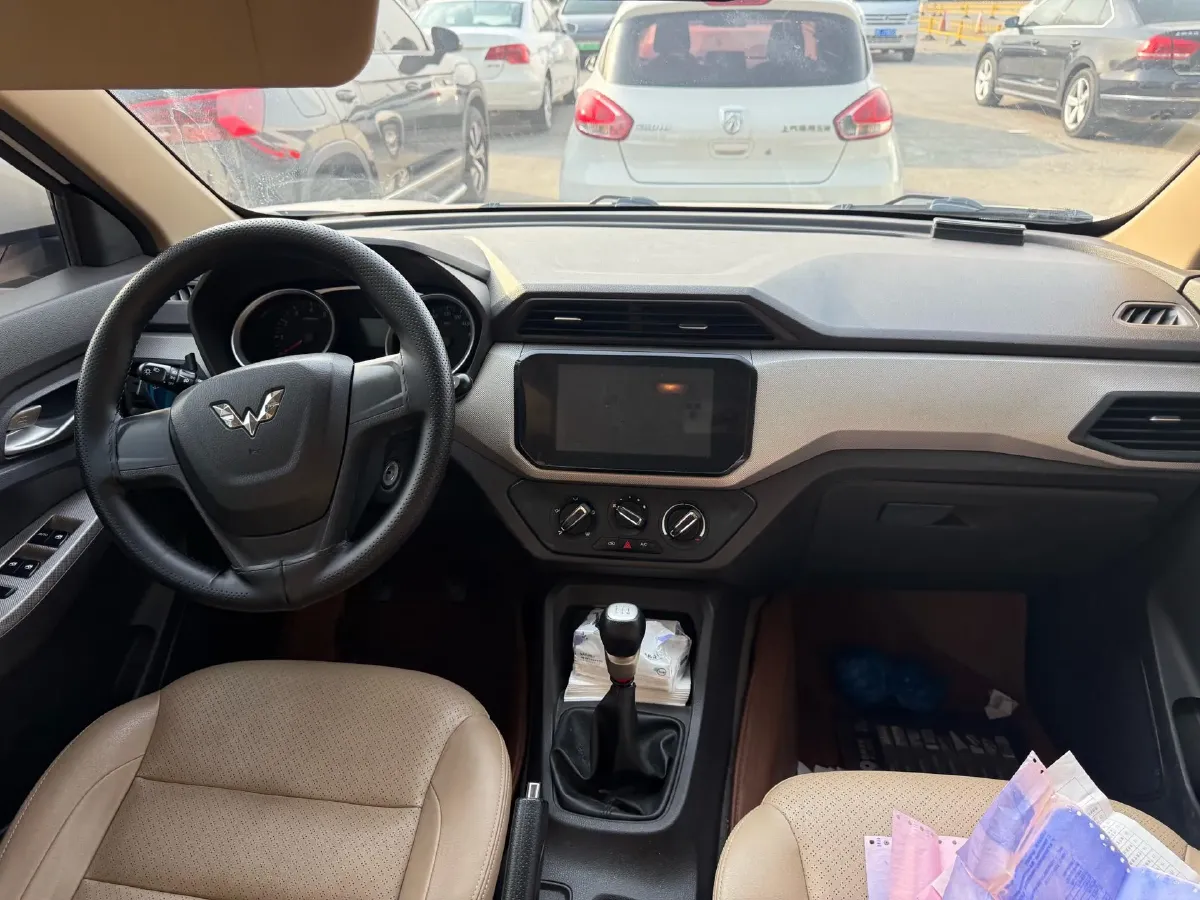 2018 WuLing HongGuang 1.5L 105HP L4 5MT,autocango,china used car exporter,china ev exporter,chinese used car exporter,chinese used ev exporter