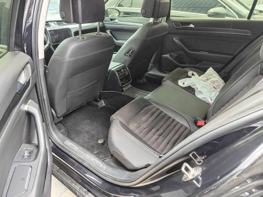 2020 Volkswagen Magotan 2.0T 186HP L4 7DCT,autocango,china used car exporter,china ev exporter,chinese used car exporter,chinese used ev exporter