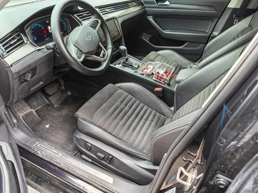 2020 Volkswagen Magotan 2.0T 186HP L4 7DCT,autocango,china used car exporter,china ev exporter,chinese used car exporter,chinese used ev exporter