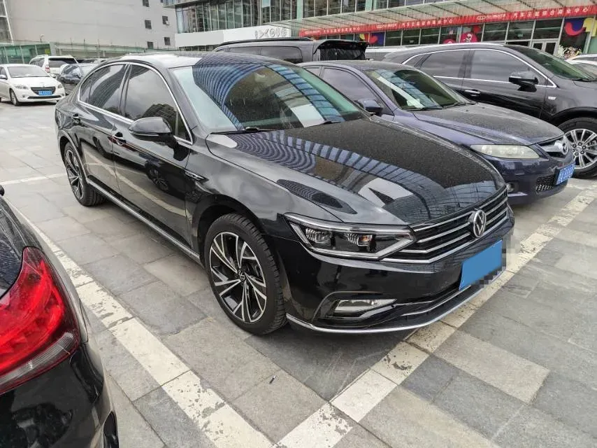 2020 Volkswagen Magotan 2.0T 186HP L4 7DCT,autocango,china used car exporter,china ev exporter,chinese used car exporter,chinese used ev exporter