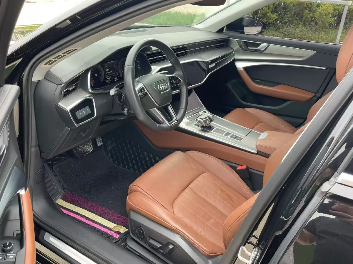 2020 Audi A6L 2.0T 190HP L4 7DCT,autocango,china used car exporter,china ev exporter,chinese used car exporter,chinese used ev exporter