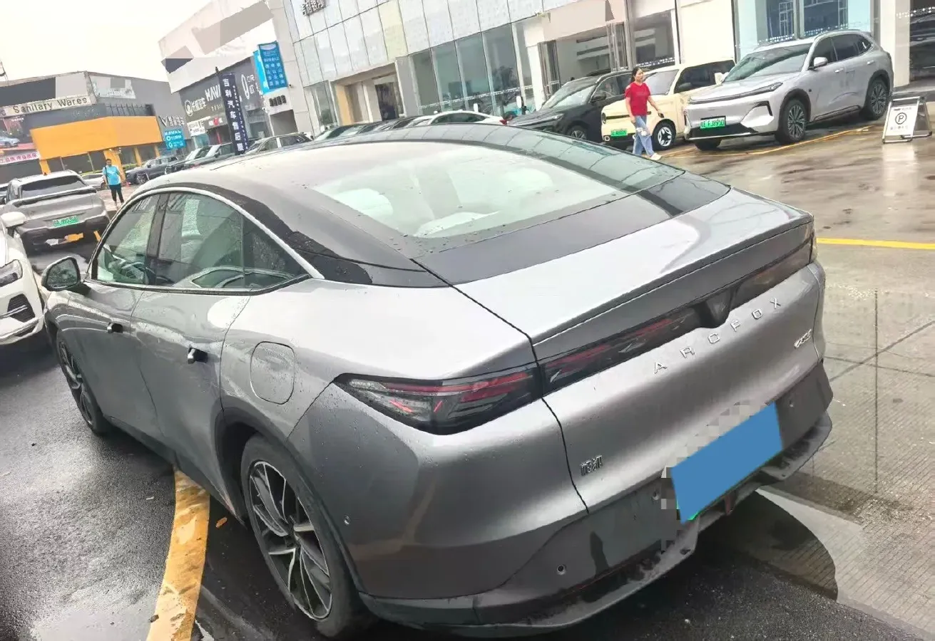 2024 ARCFOX αT5 BEV 79.2KWH,autocango,china used car exporter,china ev exporter,chinese used car exporter,chinese used ev exporter