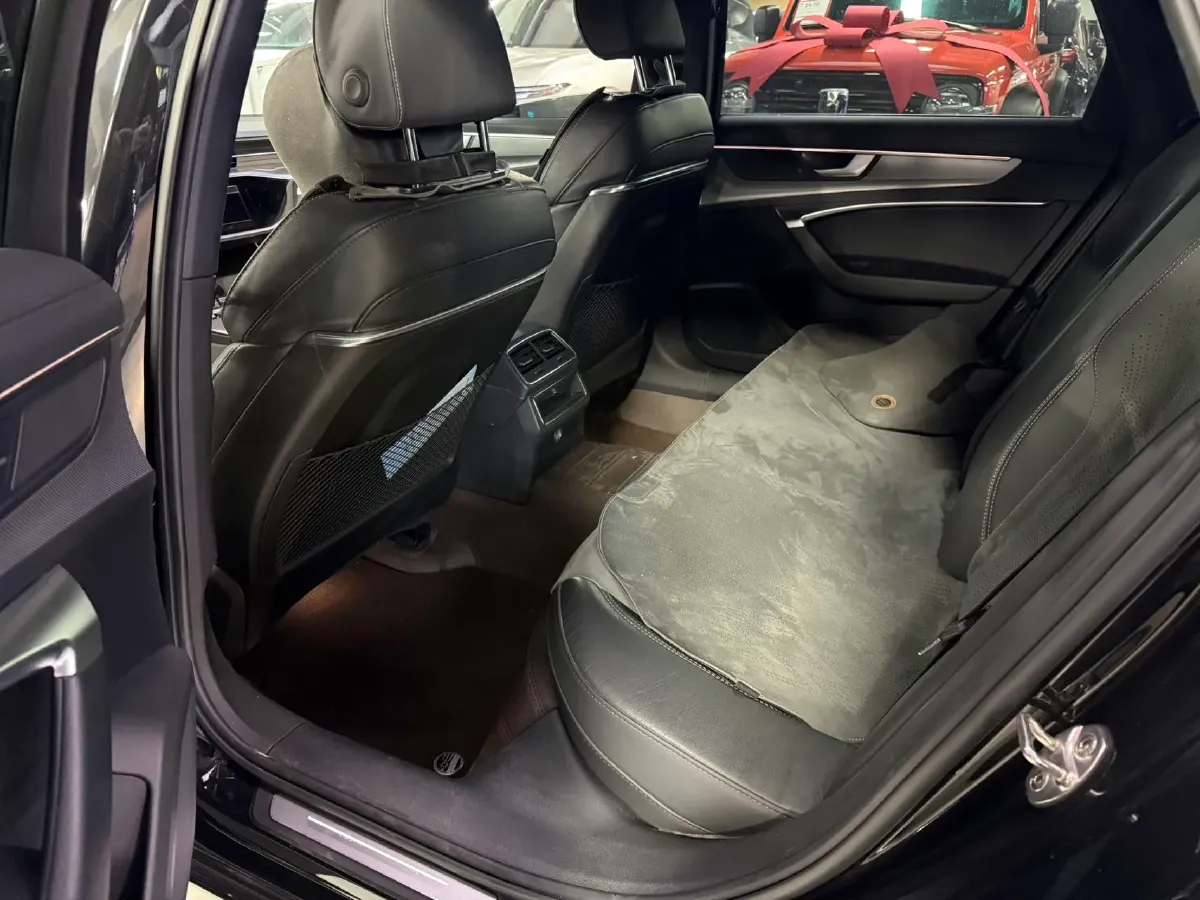 2022 Audi A6L 2.0T 190HP L4 7DCT,autocango,china used car exporter,china ev exporter,chinese used car exporter,chinese used ev exporter