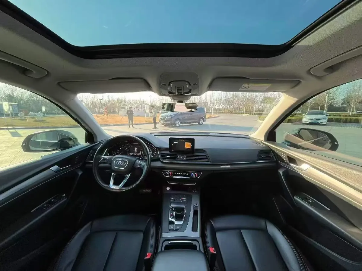 2020 Audi Q5L 2.0T 190HP L4 7DCT,autocango,china used car exporter,china ev exporter,chinese used car exporter,chinese used ev exporter