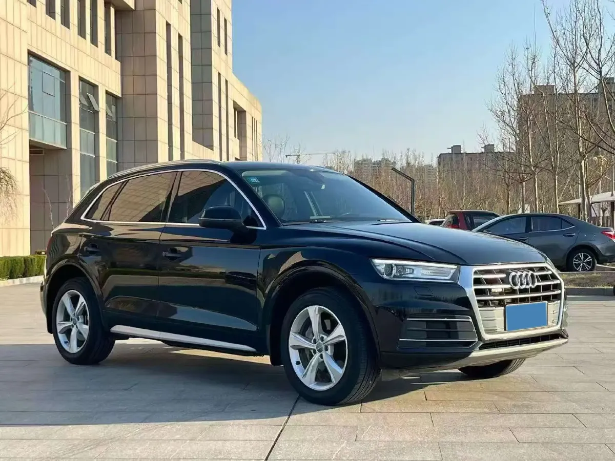 2020 Audi Q5L 2.0T 190HP L4 7DCT,autocango,china used car exporter,china ev exporter,chinese used car exporter,chinese used ev exporter