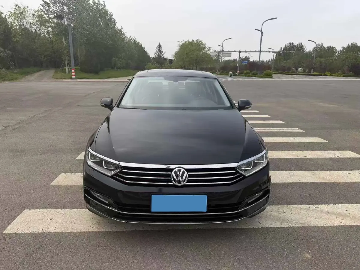 2019 Volkswagen Magotan 2.0T 186HP L4 7DCT,autocango,china used car exporter,china ev exporter,chinese used car exporter,chinese used ev exporter