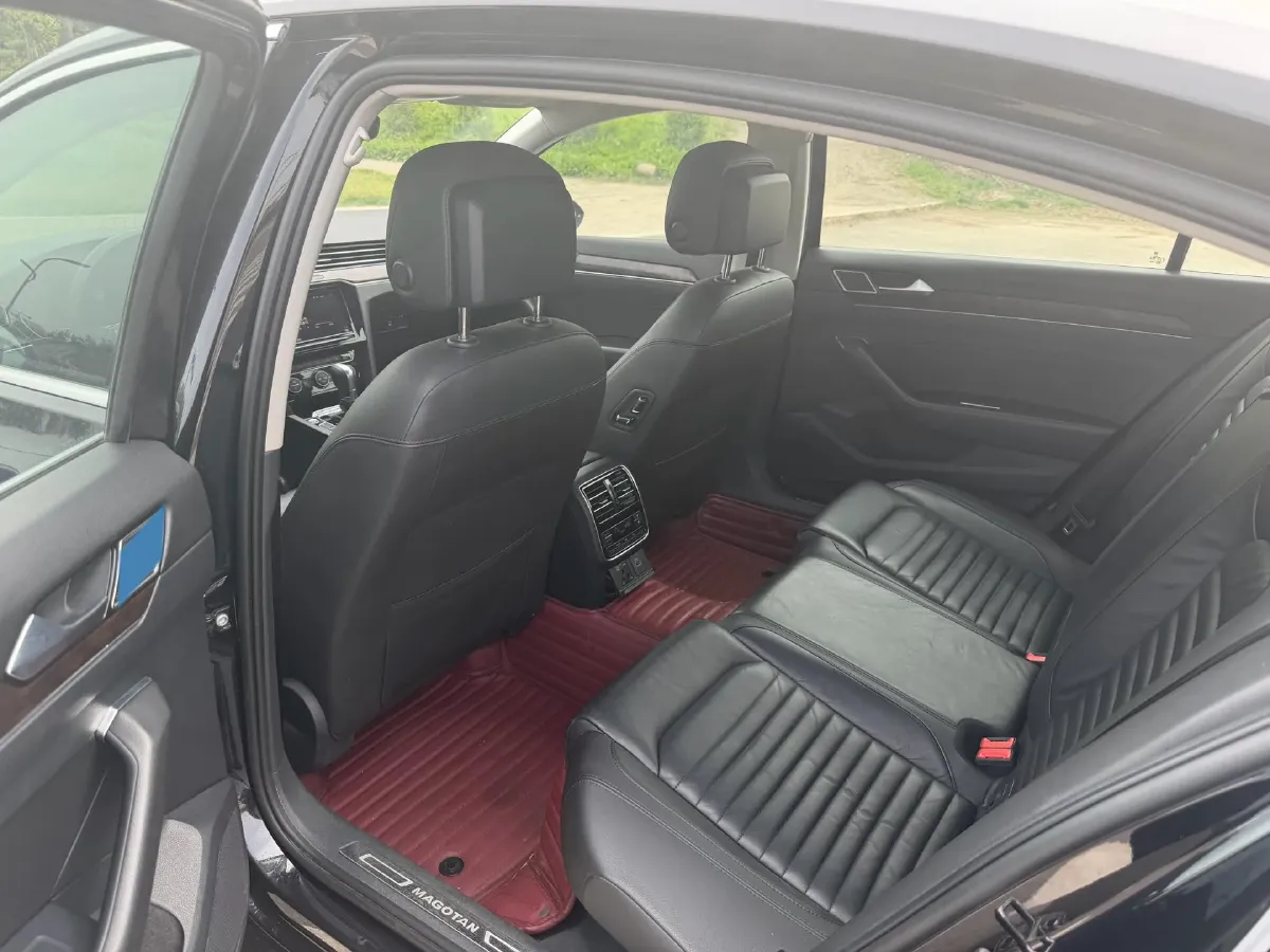 2019 Volkswagen Magotan 2.0T 186HP L4 7DCT,autocango,china used car exporter,china ev exporter,chinese used car exporter,chinese used ev exporter