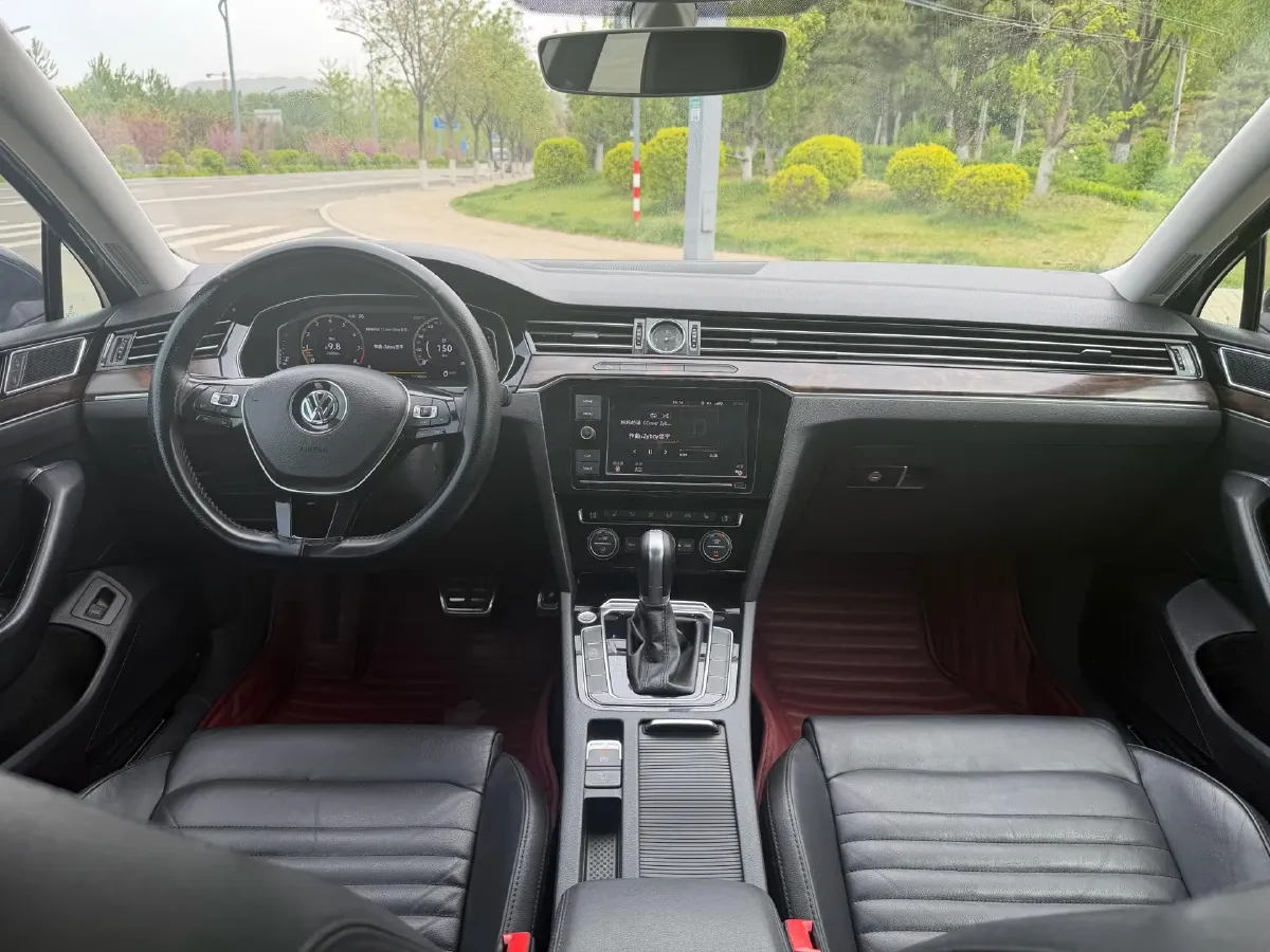 2019 Volkswagen Magotan 2.0T 186HP L4 7DCT,autocango,china used car exporter,china ev exporter,chinese used car exporter,chinese used ev exporter