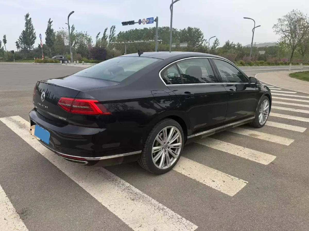 2019 Volkswagen Magotan 2.0T 186HP L4 7DCT,autocango,china used car exporter,china ev exporter,chinese used car exporter,chinese used ev exporter