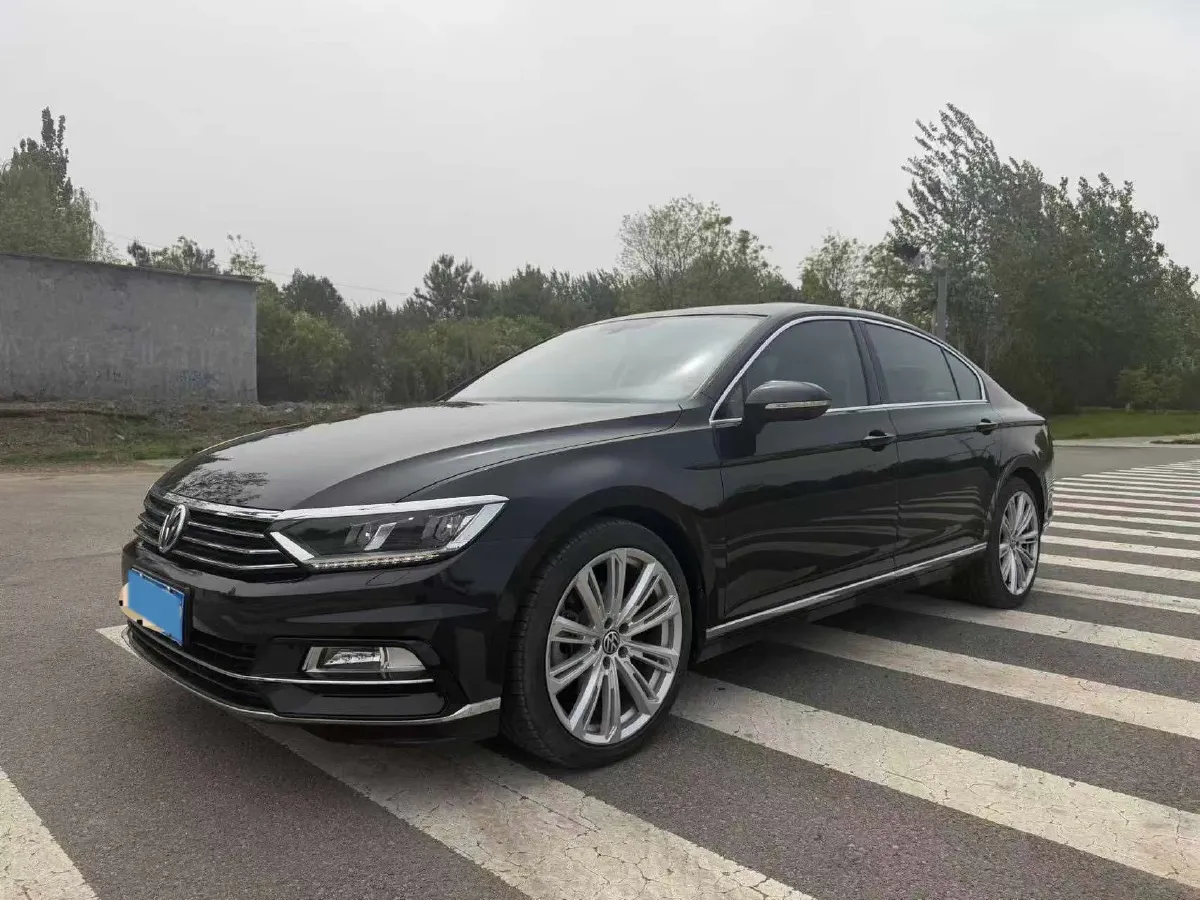 2019 Volkswagen Magotan 2.0T 186HP L4 7DCT,autocango,china used car exporter,china ev exporter,chinese used car exporter,chinese used ev exporter