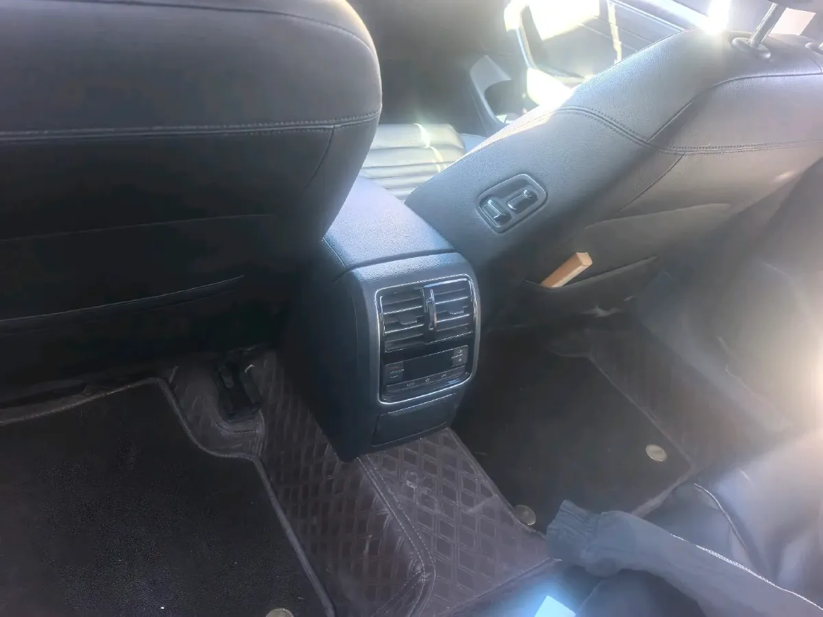 2018 Volkswagen Magotan 2.0T 220HP L4 7DCT,autocango,china used car exporter,china ev exporter,chinese used car exporter,chinese used ev exporter