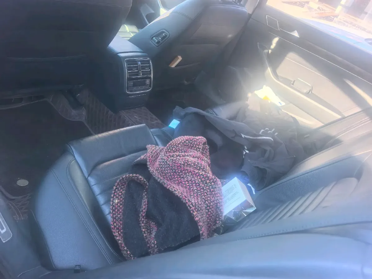 2018 Volkswagen Magotan 2.0T 220HP L4 7DCT,autocango,china used car exporter,china ev exporter,chinese used car exporter,chinese used ev exporter