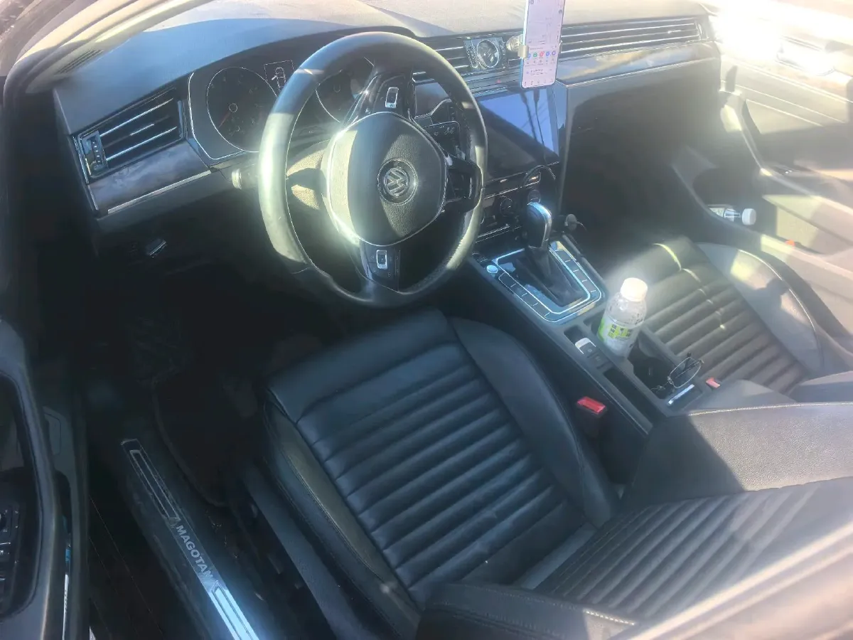 2018 Volkswagen Magotan 2.0T 220HP L4 7DCT,autocango,china used car exporter,china ev exporter,chinese used car exporter,chinese used ev exporter