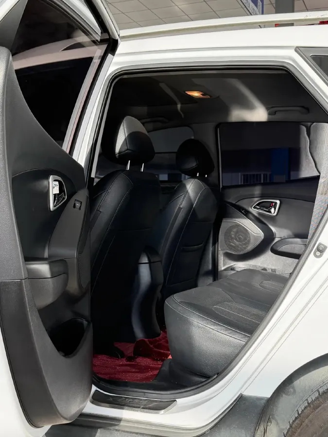 2015 Hyundai ix35 2.0L 165HP L4 6AT,autocango,china used car exporter,china ev exporter,chinese used car exporter,chinese used ev exporter