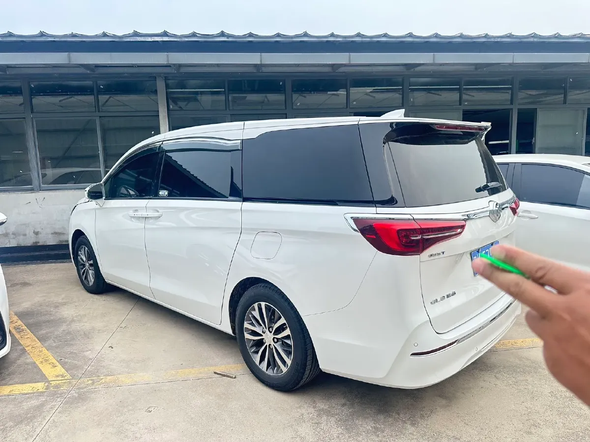 2022 Buick GL8 2.0T 237HP L4 9AT,autocango,china used car exporter,china ev exporter,chinese used car exporter,chinese used ev exporter