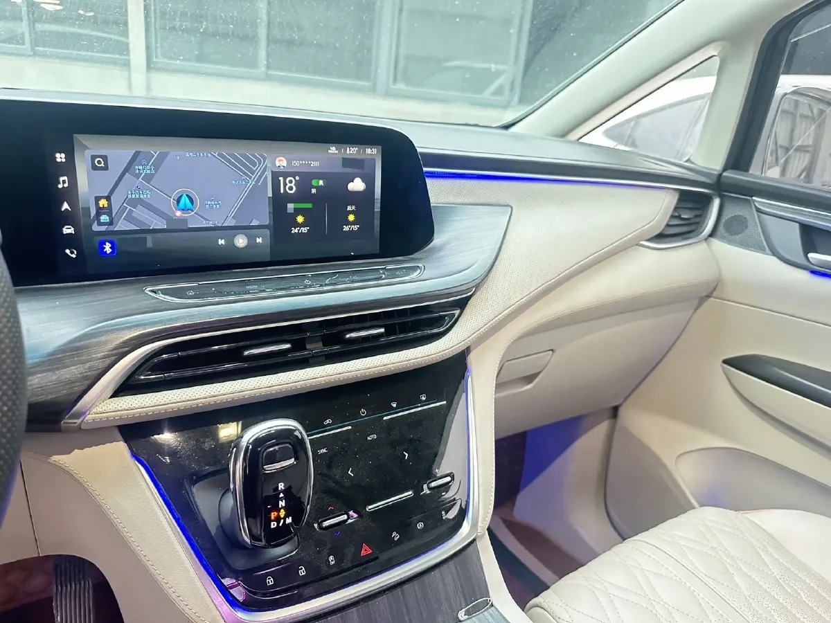 2022 Buick GL8 2.0T 237HP L4 9AT,autocango,china used car exporter,china ev exporter,chinese used car exporter,chinese used ev exporter