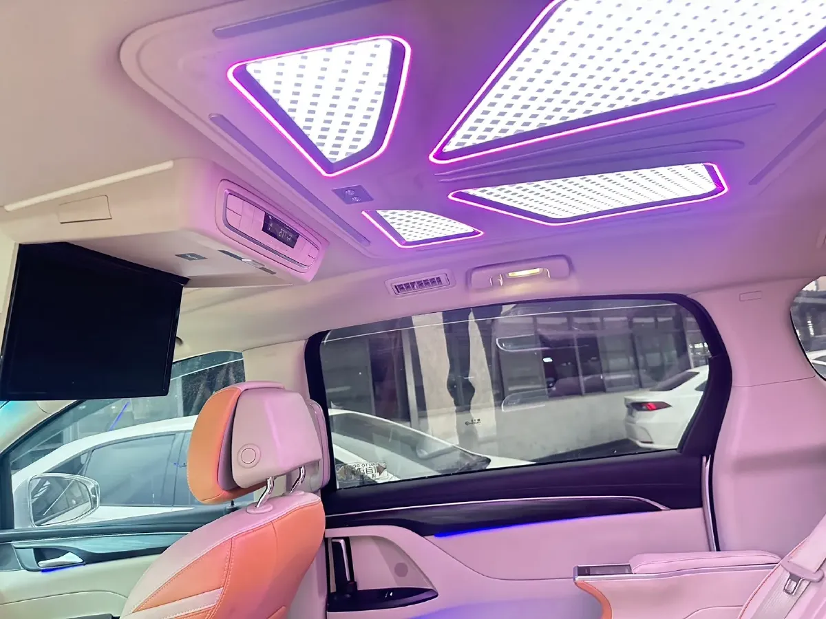 2022 Buick GL8 2.0T 237HP L4 9AT,autocango,china used car exporter,china ev exporter,chinese used car exporter,chinese used ev exporter