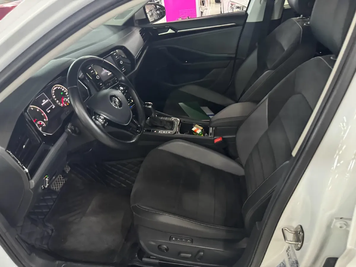 2019 Luxgen Grand 7 MPV 2.0T 188HP L4 6AT,autocango,china used car exporter,china ev exporter,chinese used car exporter,chinese used ev exporter