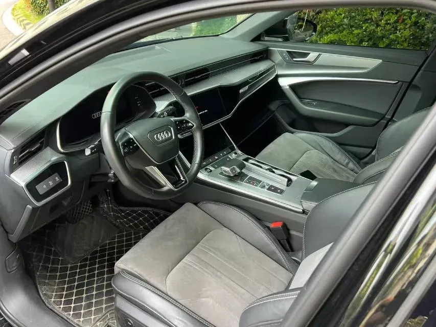 2022 Audi A6L 2.0T 224HP L4 7DCT,autocango,china used car exporter,china ev exporter,chinese used car exporter,chinese used ev exporter