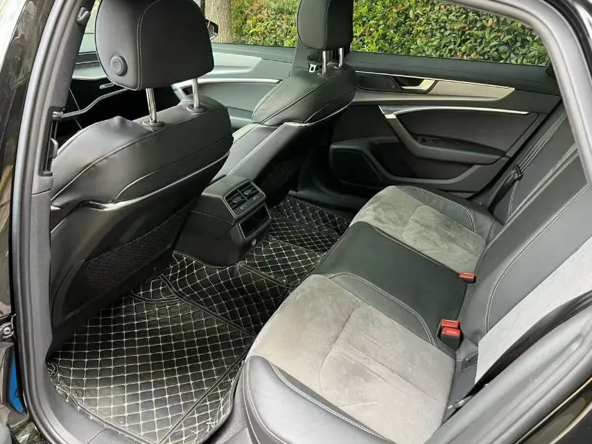 2022 Audi A6L 2.0T 224HP L4 7DCT,autocango,china used car exporter,china ev exporter,chinese used car exporter,chinese used ev exporter