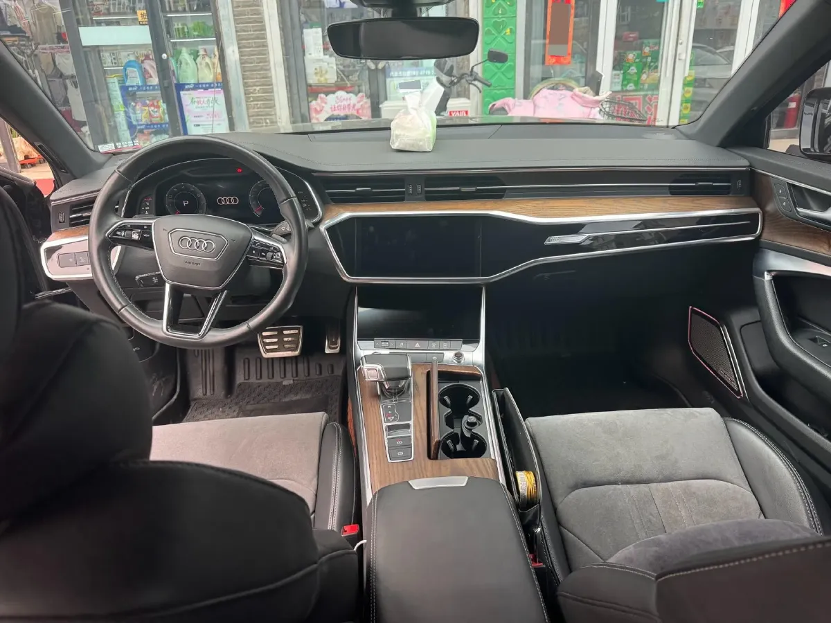 2022 Audi A6L 2.0T 224HP L4 7DCT,autocango,china used car exporter,china ev exporter,chinese used car exporter,chinese used ev exporter