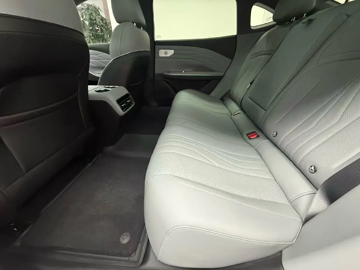 2024 Geely Galaxy E8 BEV 76KWH,autocango,china used car exporter,china ev exporter,chinese used car exporter,chinese used ev exporter