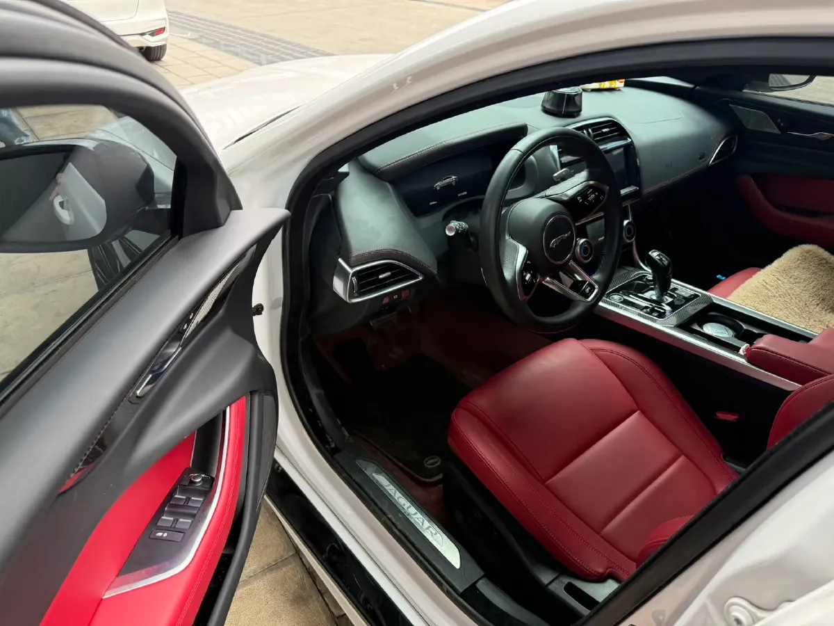 2023 Jaguar XEL 2.0T 250HP L4 8AT,autocango,china used car exporter,china ev exporter,chinese used car exporter,chinese used ev exporter