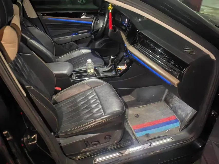 2019 Volvo V40 1.5T 152HP L4 6AT,autocango,china used car exporter,china ev exporter,chinese used car exporter,chinese used ev exporter