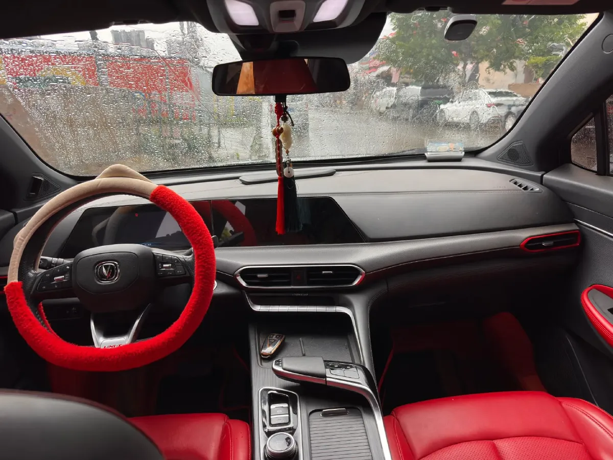 2020 ChangAn UNI-T 1.5T 180HP L4 7DCT,autocango,china used car exporter,china ev exporter,chinese used car exporter,chinese used ev exporter