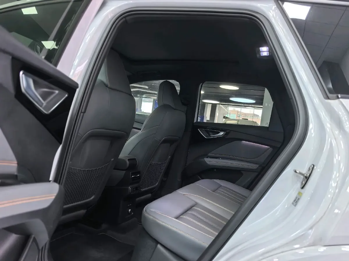 2024 Audi Q4 e-tron BEV 84.8KWH,autocango,china used car exporter,china ev exporter,chinese used car exporter,chinese used ev exporter