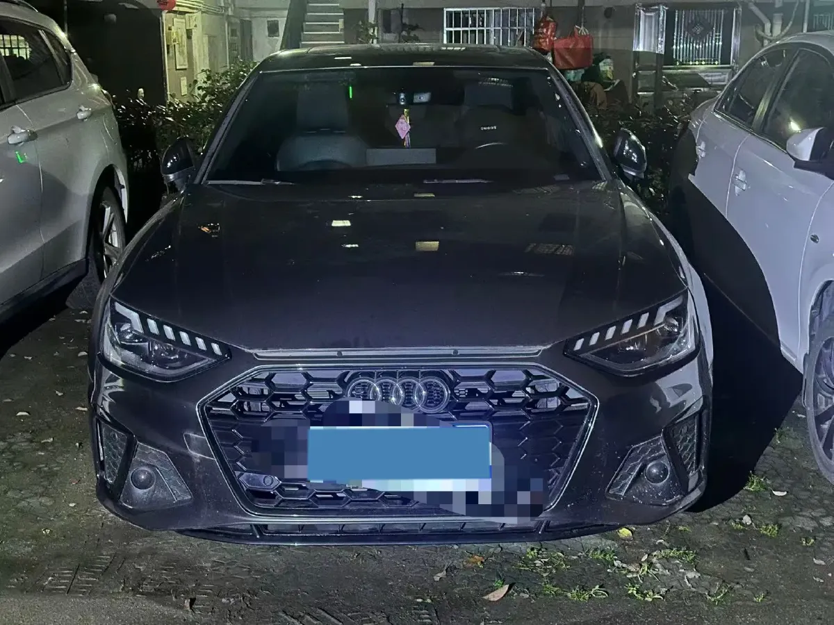 2023 Audi A4L 2.0T 190HP L4 7DCT,autocango,china used car exporter,china ev exporter,chinese used car exporter,chinese used ev exporter