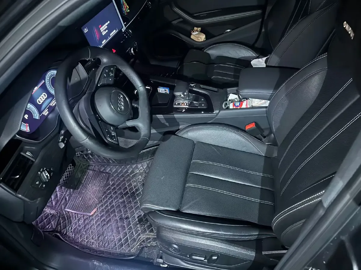 2023 Audi A4L 2.0T 190HP L4 7DCT,autocango,china used car exporter,china ev exporter,chinese used car exporter,chinese used ev exporter