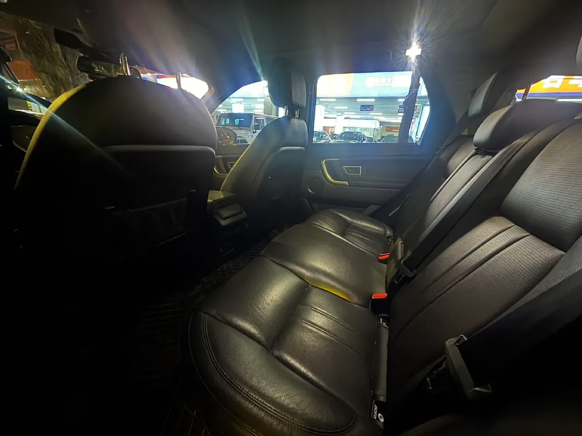 2017 Land Rover Discovery Sport 2.0T 241HP L4 9AT,autocango,china used car exporter,china ev exporter,chinese used car exporter,chinese used ev exporter